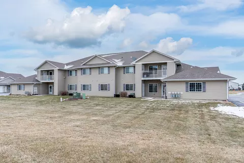 Exterior - 210 E Franklin St #101, Eldridge, IA 52748 photo 3 of 3