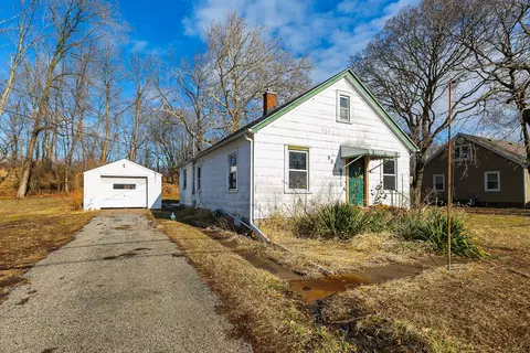 909 Cleveland Rd, Colona, IL 61241