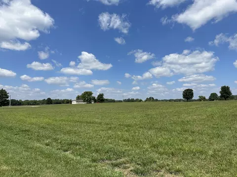 15 Holland Dr, Mount Vernon, IL 62864