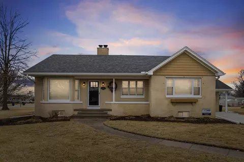 1416 6th St, Orion, IL 61273