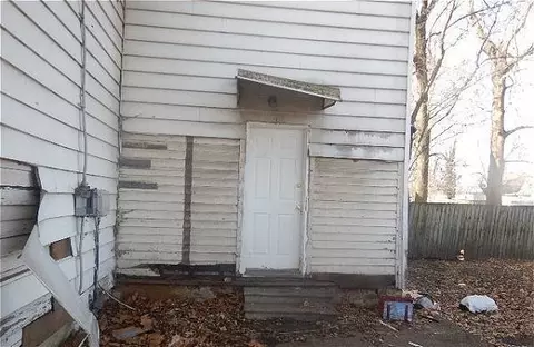 Exterior - 1129 E Reservoir St, Springfield, IL 62702 photo 1 of 3