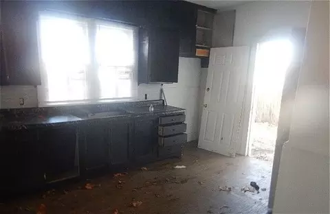 Kitchen - 1129 E Reservoir St, Springfield, IL 62702 photo 1 of 1