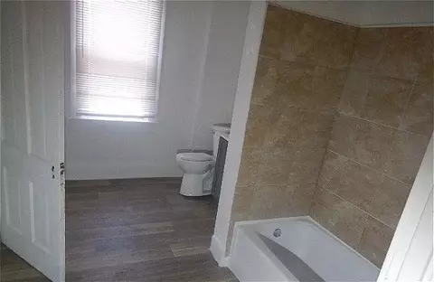 Bath - 1129 E Reservoir St, Springfield, IL 62702 photo 1 of 1