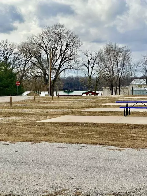 208 S 210 S 5th St, Keithsburg, IL 61442 photo 5