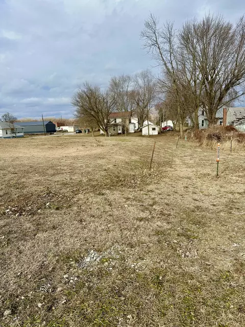 208 S 210 S 5th St, Keithsburg, IL 61442 photo 2