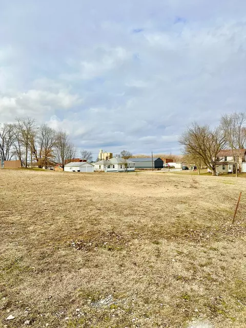 208 S 210 S 5th St, Keithsburg, IL 61442