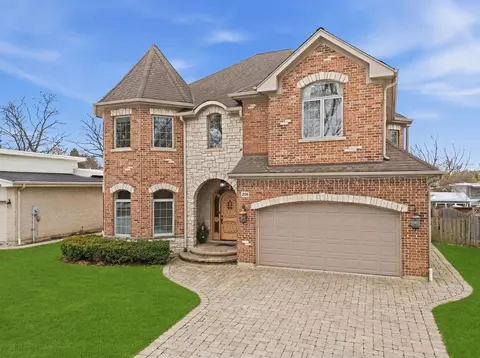 245 Vista Dr, Wilmette, IL 60091