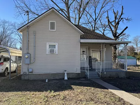 403 Layman St, Benton, IL 62812