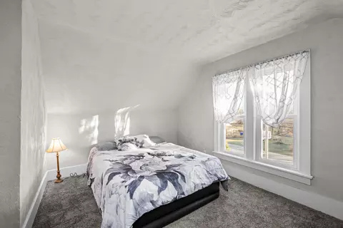 Bedroom - 136 W Mill St, Kewanee, IL 61443 photo 3 of 4