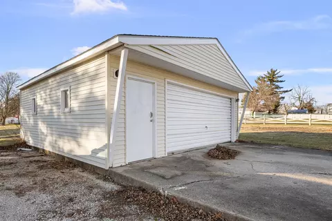 Exterior - 136 W Mill St, Kewanee, IL 61443 photo 3 of 7