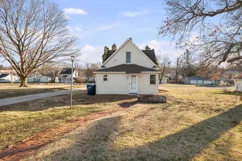 Exterior - 136 W Mill St, Kewanee, IL 61443 photo 7 of 7