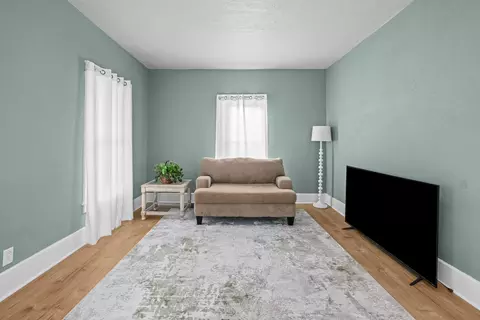 Living - 136 W Mill St, Kewanee, IL 61443 photo 3 of 4