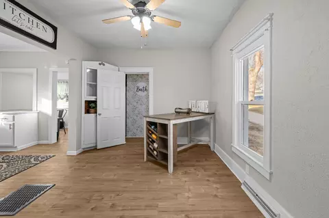 Entry Way - 136 W Mill St, Kewanee, IL 61443 photo 4 of 4