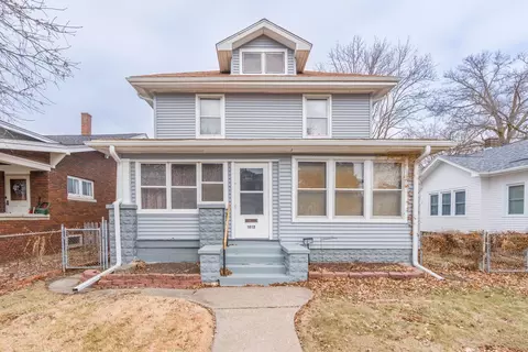 1012 W 16th St, Davenport, IA 52804