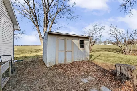 Exterior - 206 Maple St W, Sidney, IL 61877 photo 5 of 8