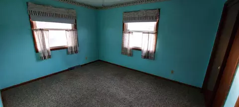 Bedroom - 1606 20 Ave, Viola, IL 61486 photo 1 of 5