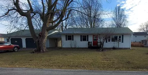 1606 20 Ave, Viola, IL 61486