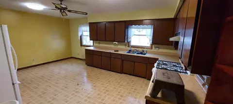 Kitchen - 1606 20 Ave, Viola, IL 61486 photo 1 of 2