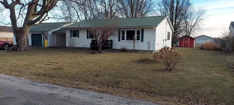 Exterior - 1606 20 Ave, Viola, IL 61486 photo 2 of 3