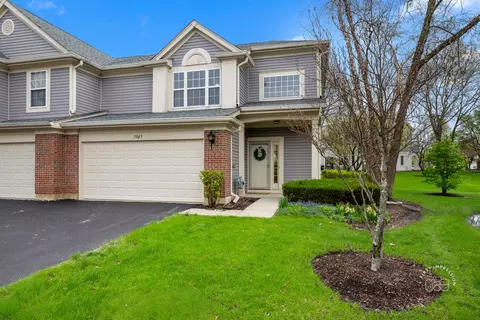 2882 Ashling Ct, Schaumburg, IL 60193