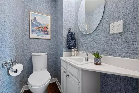 Bath - 2740 Asbury Ave, Evanston, IL 60201 photo 1 of 4