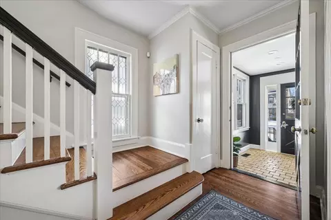 Entry Way - 2740 Asbury Ave, Evanston, IL 60201 photo 3 of 4