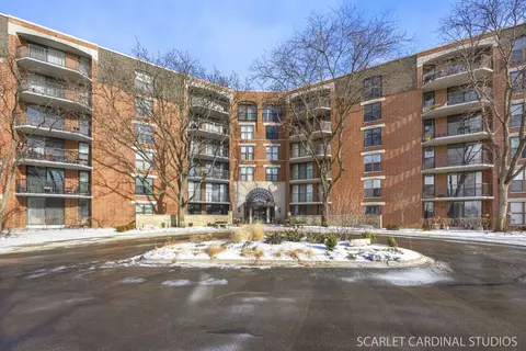 509 Aurora Ave #120, Naperville, IL 60540