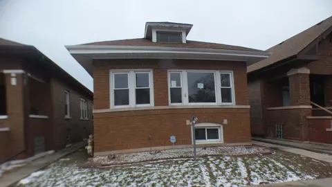 8133 S Loomis Blvd, Chicago, IL 60620