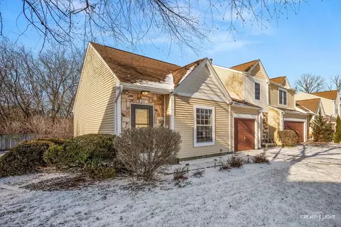 2027 Teton Pkwy, Algonquin, IL 60102