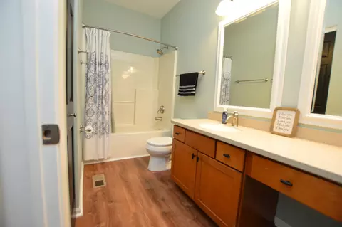 Bath - 2111 Tyler Trl, Mchenry, IL 60051 photo 5 of 5