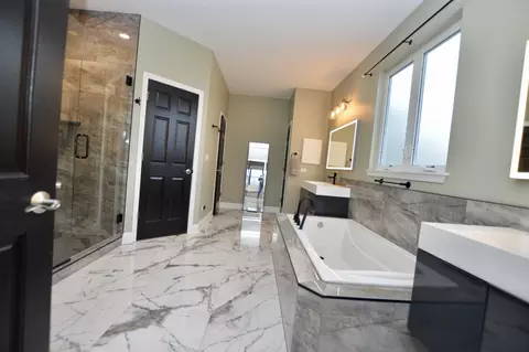 Bath - 2111 Tyler Trl, Mchenry, IL 60051 photo 1 of 5