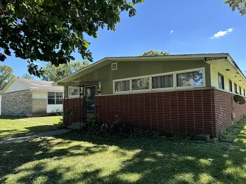 106 Green St, Newman, IL 61942