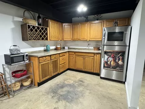 Kitchen - 2728 W Brooklyn Rd, Compton, IL 61318 photo 4 of 4