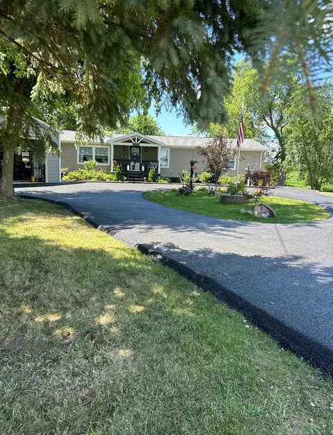 Exterior - 2728 W Brooklyn Rd, Compton, IL 61318 photo 5 of 5