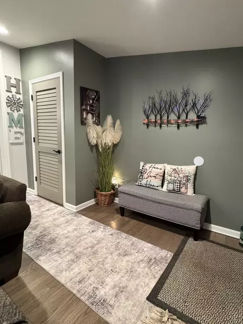 Entry Way - 2728 W Brooklyn Rd, Compton, IL 61318 photo 1 of 5