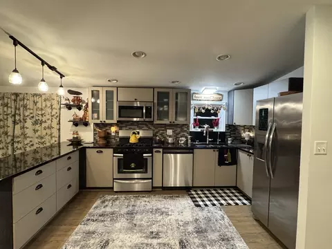 Kitchen - 2728 W Brooklyn Rd, Compton, IL 61318 photo 1 of 4