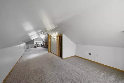 Entry Way - Undisclosed, Lyons, IL 60534 photo 3 of 3