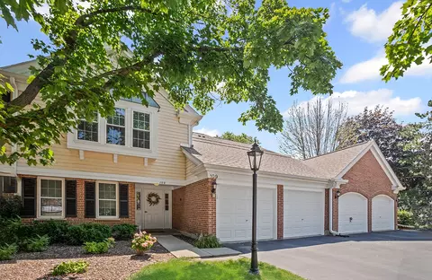 109 Rob Roy Ln #C, Prospect Heights, IL 60070