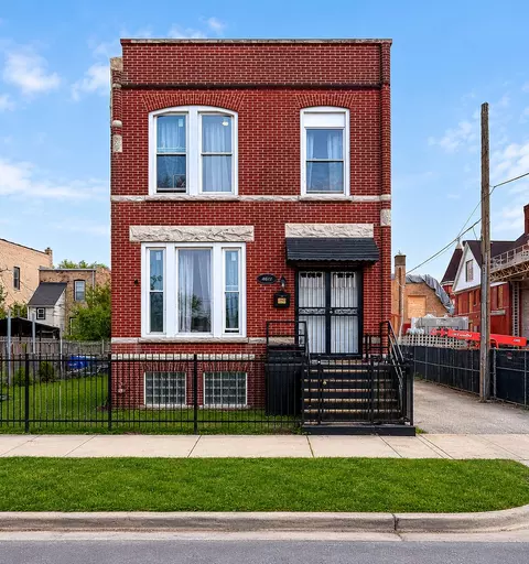 2671 W Maypole Ave, Chicago, IL 60612