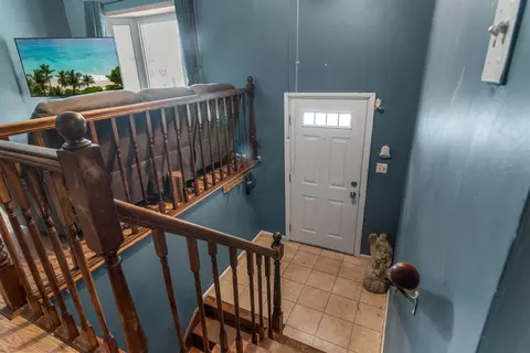 Entry Way - Undisclosed, Aurora, IL 60506 photo 2 of 2