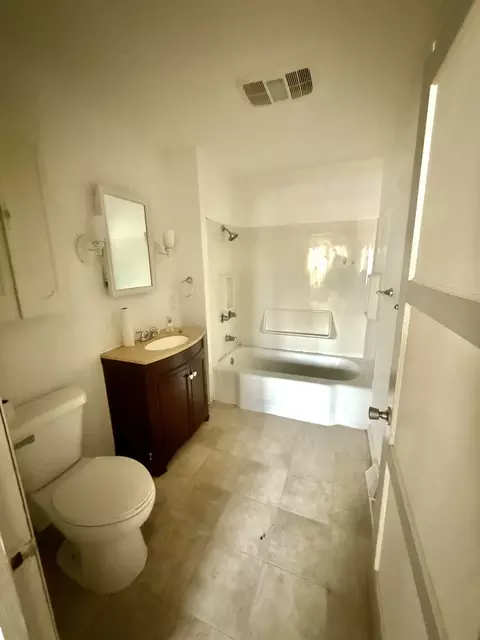 Bath - 932 E Sangamon Ave, Rantoul, IL 61866 photo 1 of 1