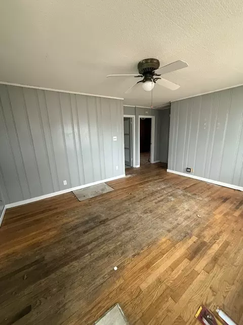 Living - 932 E Sangamon Ave, Rantoul, IL 61866 photo 1 of 2
