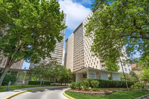 3950 N Lake Shore Dr #1730, Chicago, IL 60613