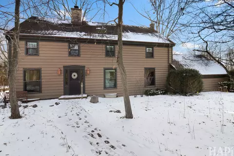 840 Hawthorne Ln, Libertyville, IL 60048