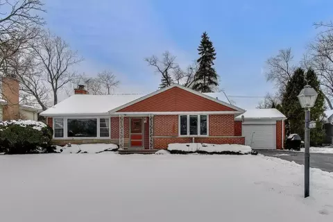 2537 Pick Dr, Glenview, IL 60025