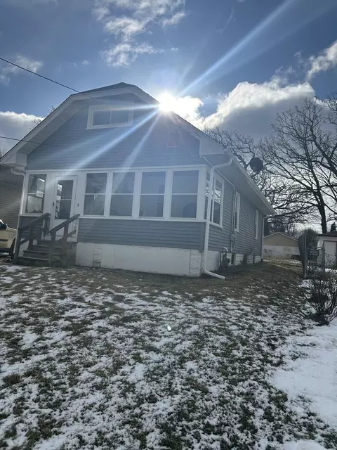 1123 Front St, Aurora, IL 60505 photo 2