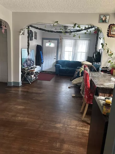 1123 Front St, Aurora, IL 60505 photo 4