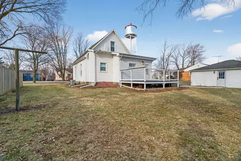 Exterior - 402 8th St, Mazon, IL 60444 photo 4 of 7