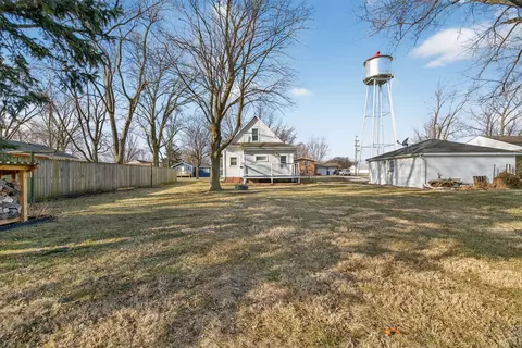 Exterior - 402 8th St, Mazon, IL 60444 photo 6 of 7