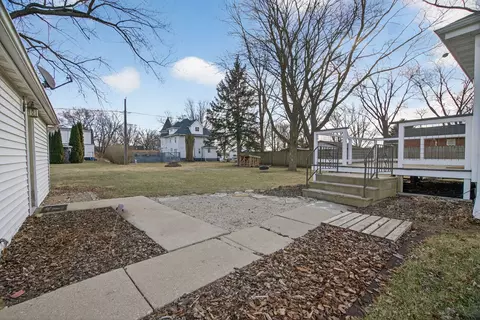Exterior - 402 8th St, Mazon, IL 60444 photo 7 of 7